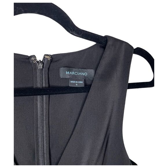 NWT Marciano Sleeveless Black V-neck Dress w/ Chain Accent - Size 6 - Picture 3 of 6